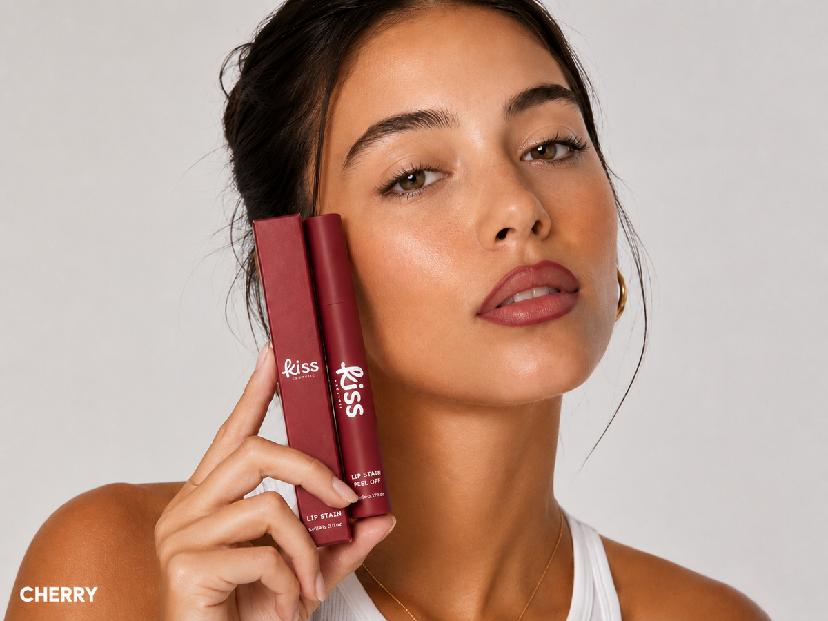 Lip Stain Cherry — model